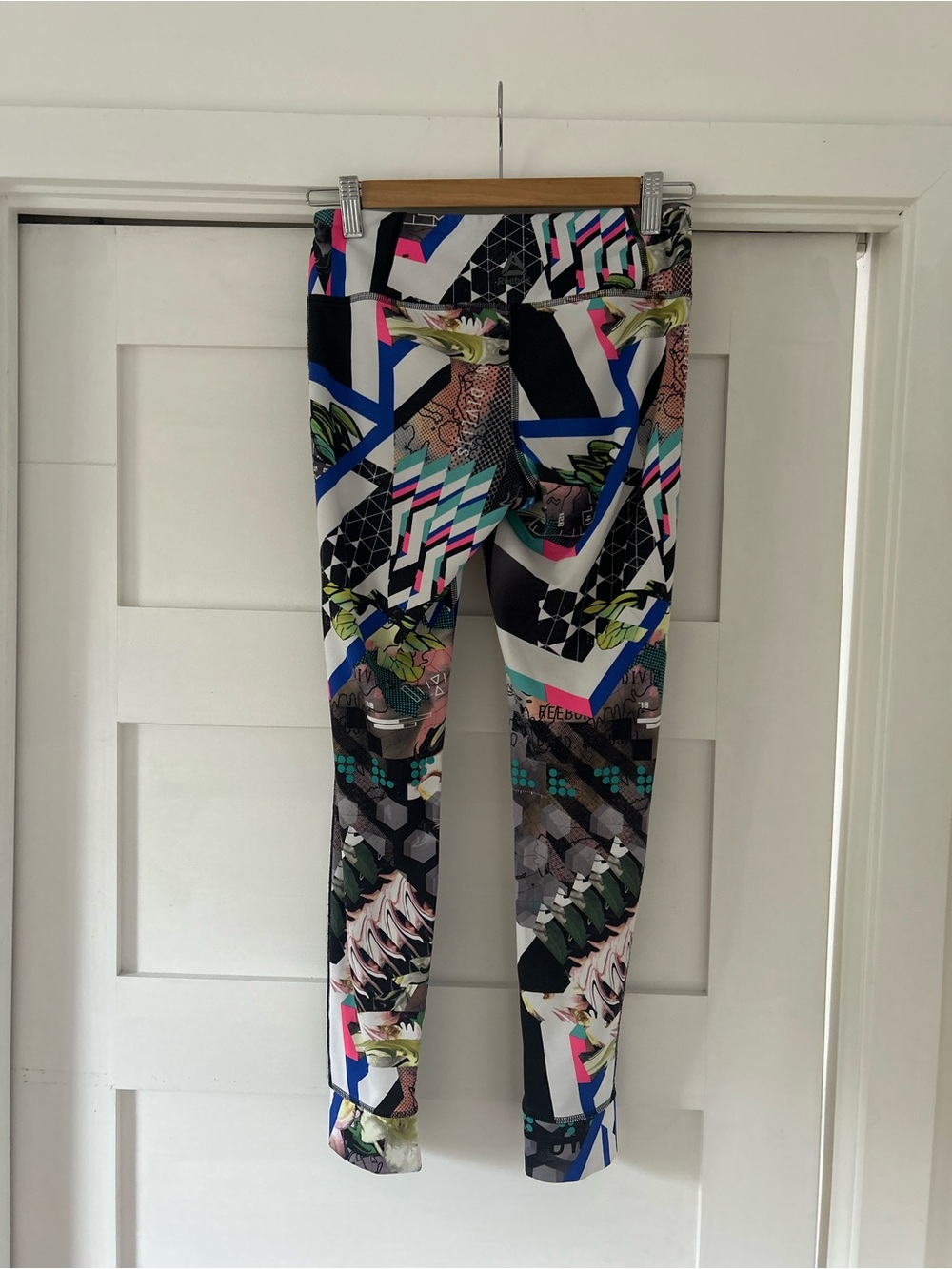 Reebok Lux Bold High-Rise Leggings in Dig Mayhem Print - Size Small
